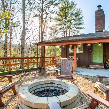 Peaceful Heights With Cozy Decks And Smart Tv Villa